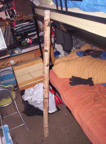 celui en bouleau donc pas fini reste poncage exterieuge et vernissage ou peinture