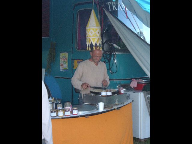 miam les bonnes crêpes! et avec le sourire en plus!!