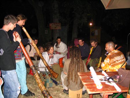 ....et ça continue plus tard dans la nuit!!