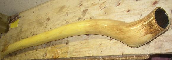 Un autre lillas,hauteur 1m31,embouchure 33mm (a meme le bois),cloche 70mm,note &amp;quot;mi&amp;quot;